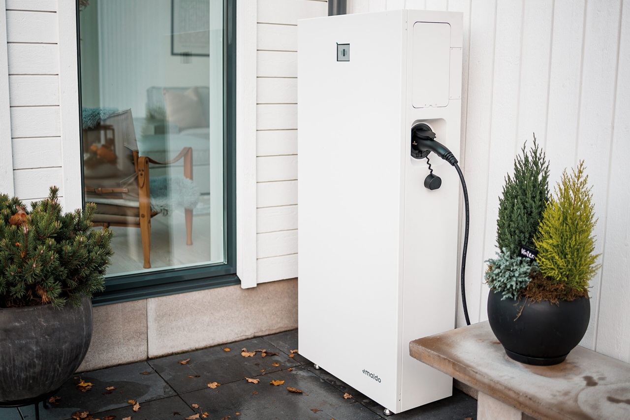 Europæisk solcelleanlæg med netstabiliserings batteri - Emaldo Core Stor pakke - billede 3 af 3